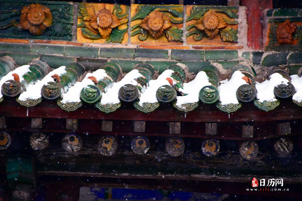 数九寒天冷风嗖转年春打六九头