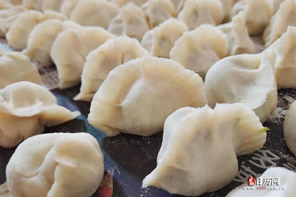 头伏饺子二伏面下一句是什么