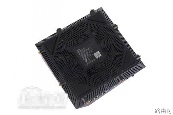 华硕RT-AC5300内部做工怎么样?华硕RT-AC5300路由器拆解评测