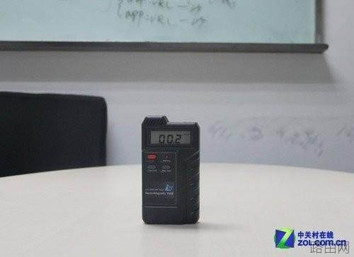手机与路由器哪个辐射大?无线路由器辐射到底多大?