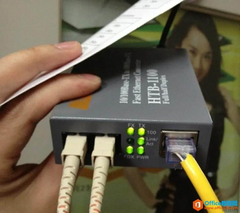 我们常用的百兆光纤收发器都有6个指示灯，那么每个指示灯都代表什么含义呢？