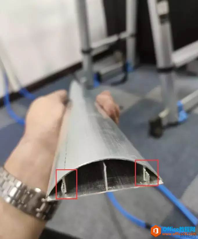 谁发明的这个线槽,两个人半天没整明白怎么用?