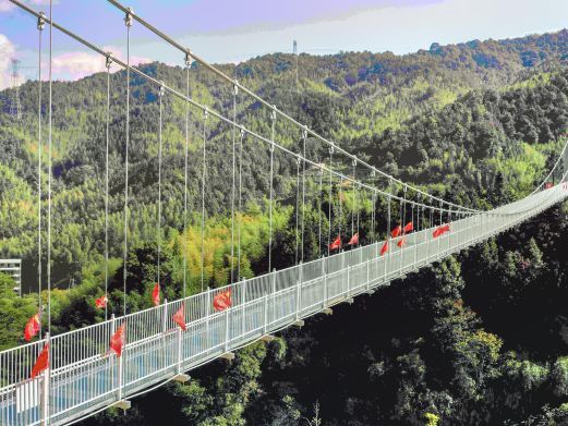 龙岩培斜同心玻璃桥