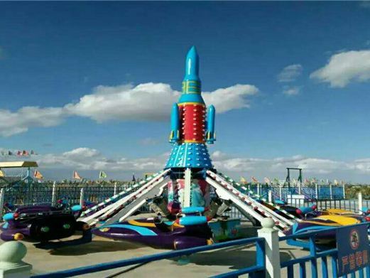 玉门玉泽湖公园游乐场
