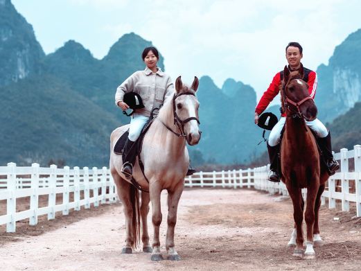 阳朔花仙谷马场