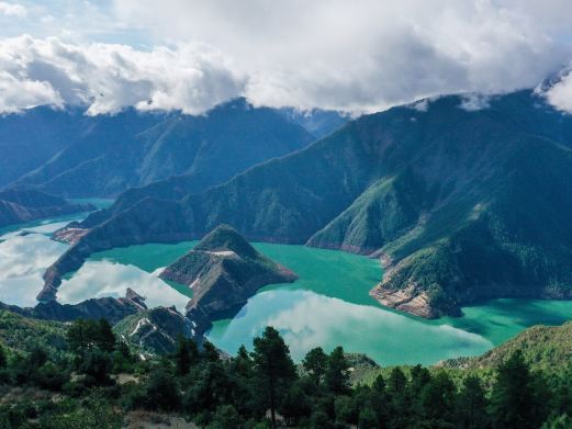 松桃天龙湖风景区