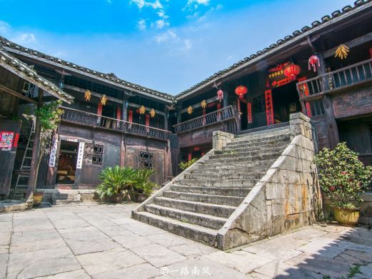 惠水好花红村