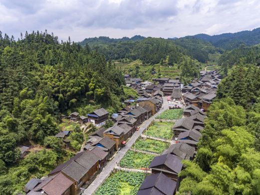 从江银潭侗寨