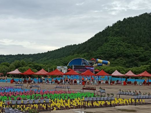 鸡东八楞山凤凰湖水上乐园