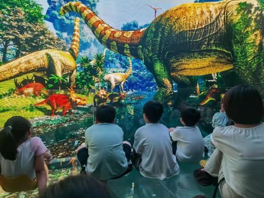 郑州幻境空间悬空玻璃剧场