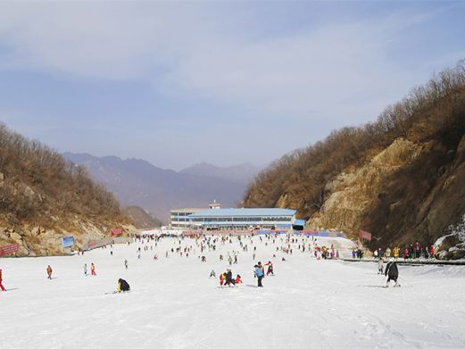 鲁山天龙池滑雪世界