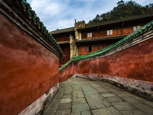 丹江口武当山风景区-九曲黄河墙