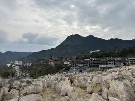 凤凰冬就苗寨