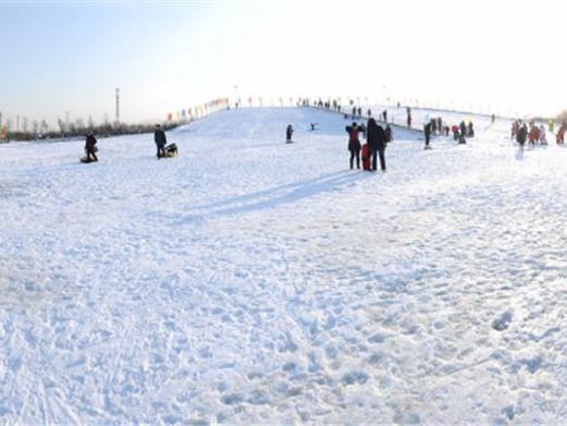 宿迁运河湾生态滑雪场