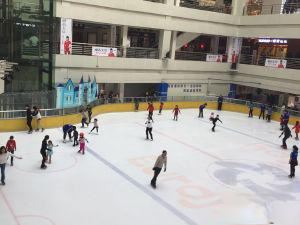 长春欧悦真冰滑冰场