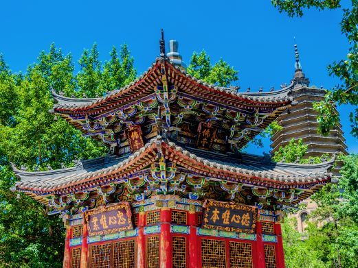 辽阳白塔公园