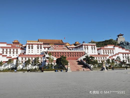 凌海布达拉宫广场