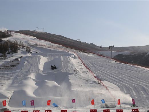 凉城岱海国际滑雪场