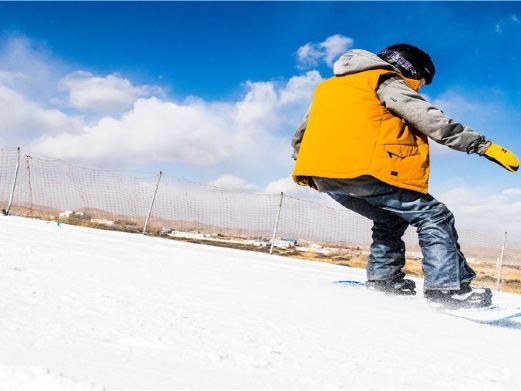 海晏金银滩水上乐园滑雪场