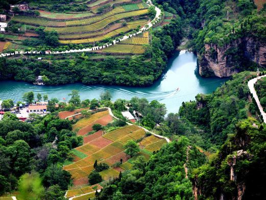 平顺欧亚天瀑峡景区
