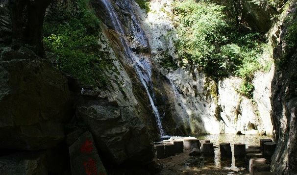 蓝田秦岭九龙潭瀑布