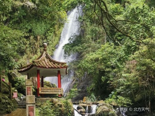 宜兰五峰旗瀑布