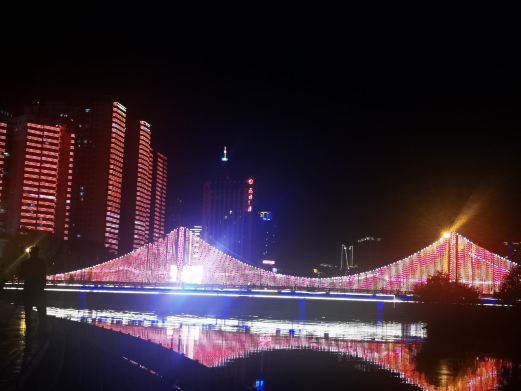 库尔勒孔雀河景观带
