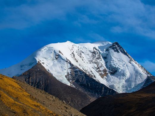 浪卡子乃钦康桑雪山