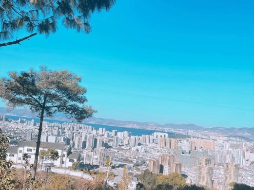 大理市者摩山