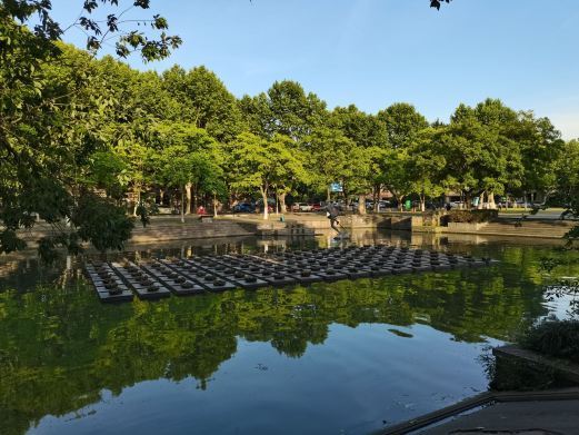 杭州湖滨晴雨