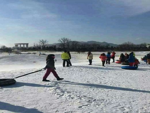 北京华彬生态园滑雪场