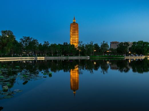 北京燃灯佛舍利塔